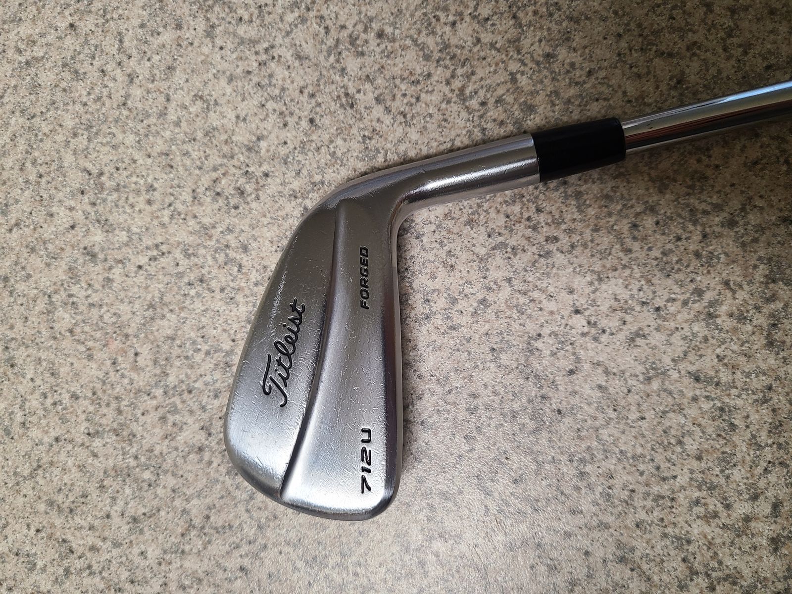 Titleist 712U 2 iron RH