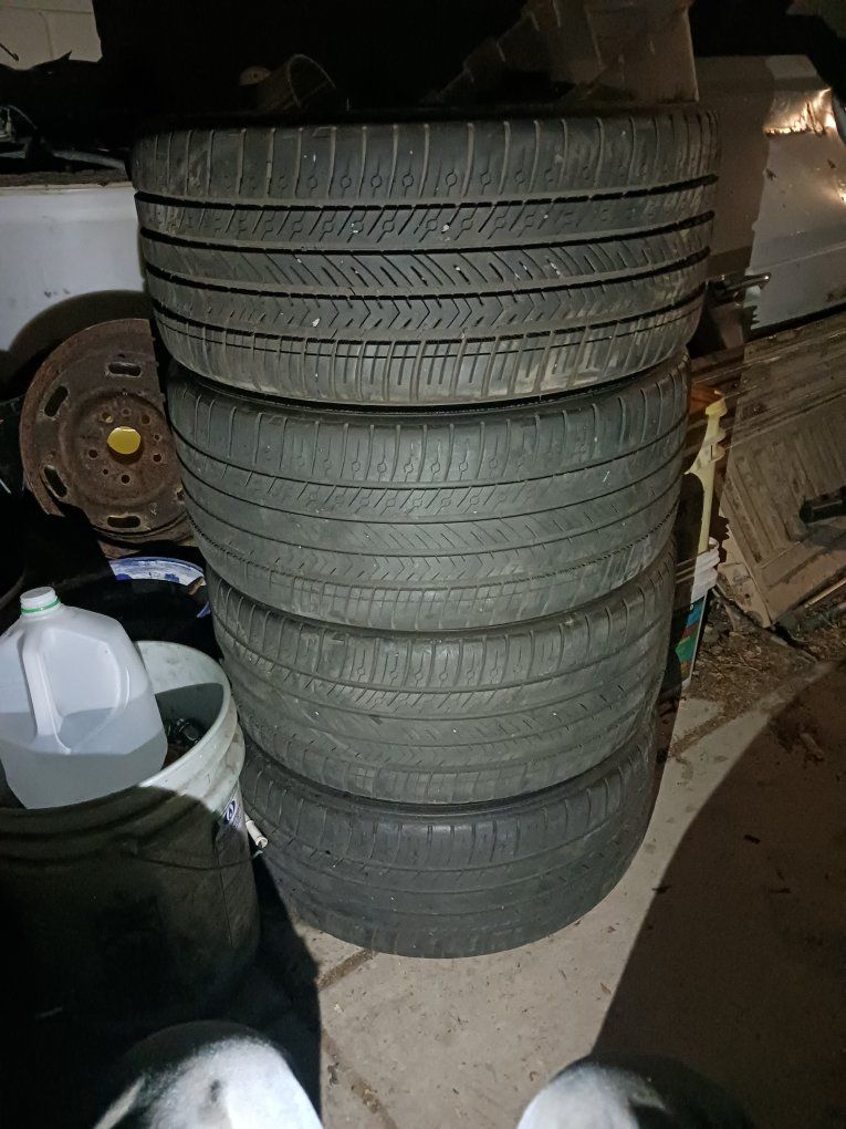 4 245 40 18  Michelin