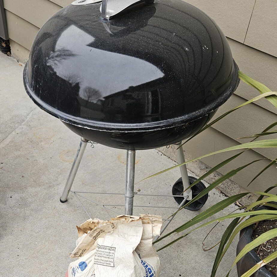 55 Inch Weber Grill with coal