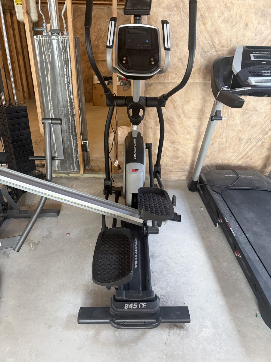 ProForm Intensity Extreme 945 CE Elliptical Machine - Great Condition