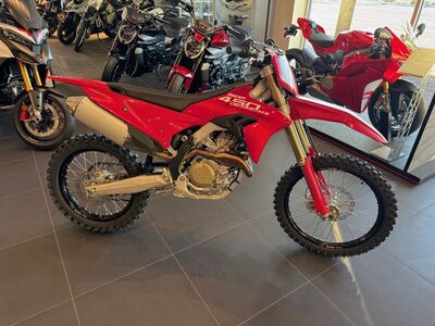 2026 Ducati Desmo450 MX