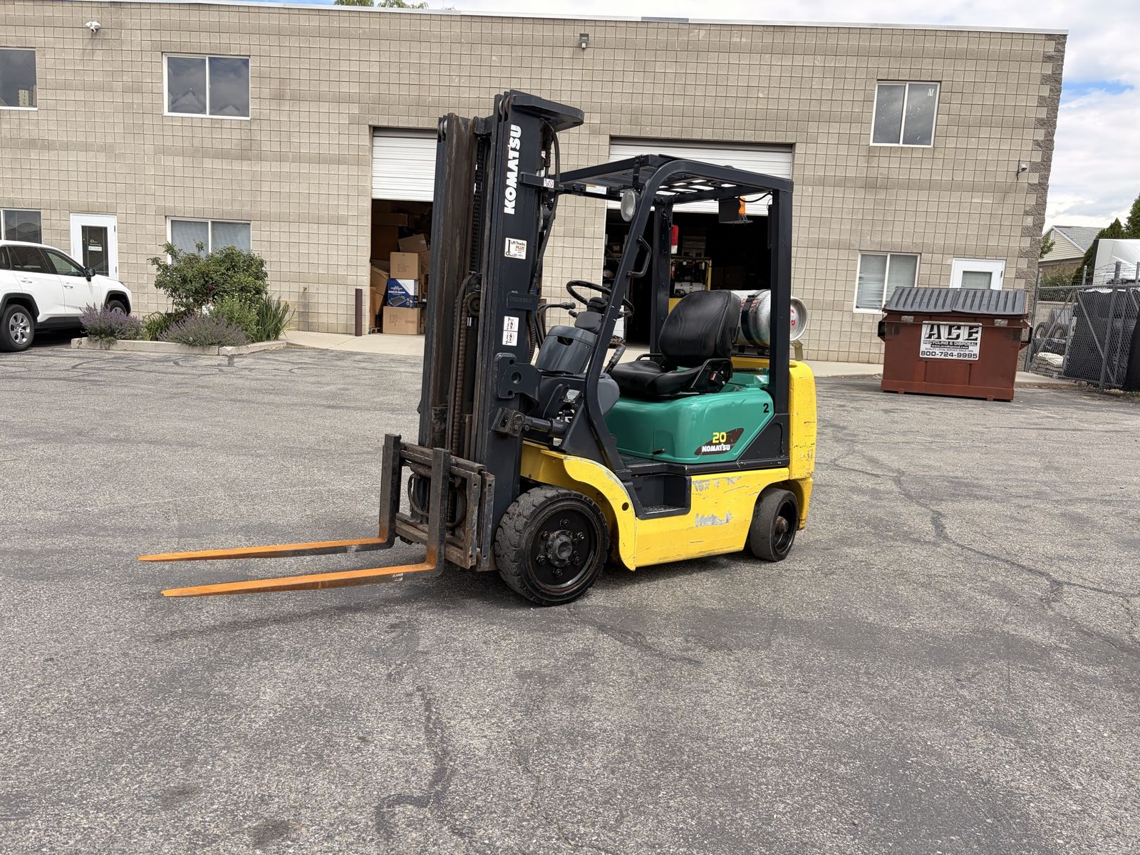 Komatsu 5000 LB Forklift