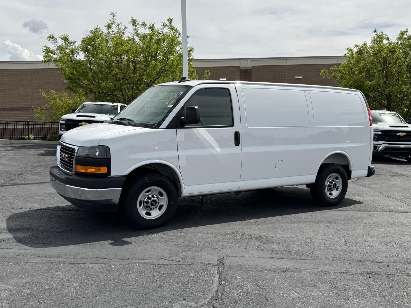 2025 GMC Savana 2500