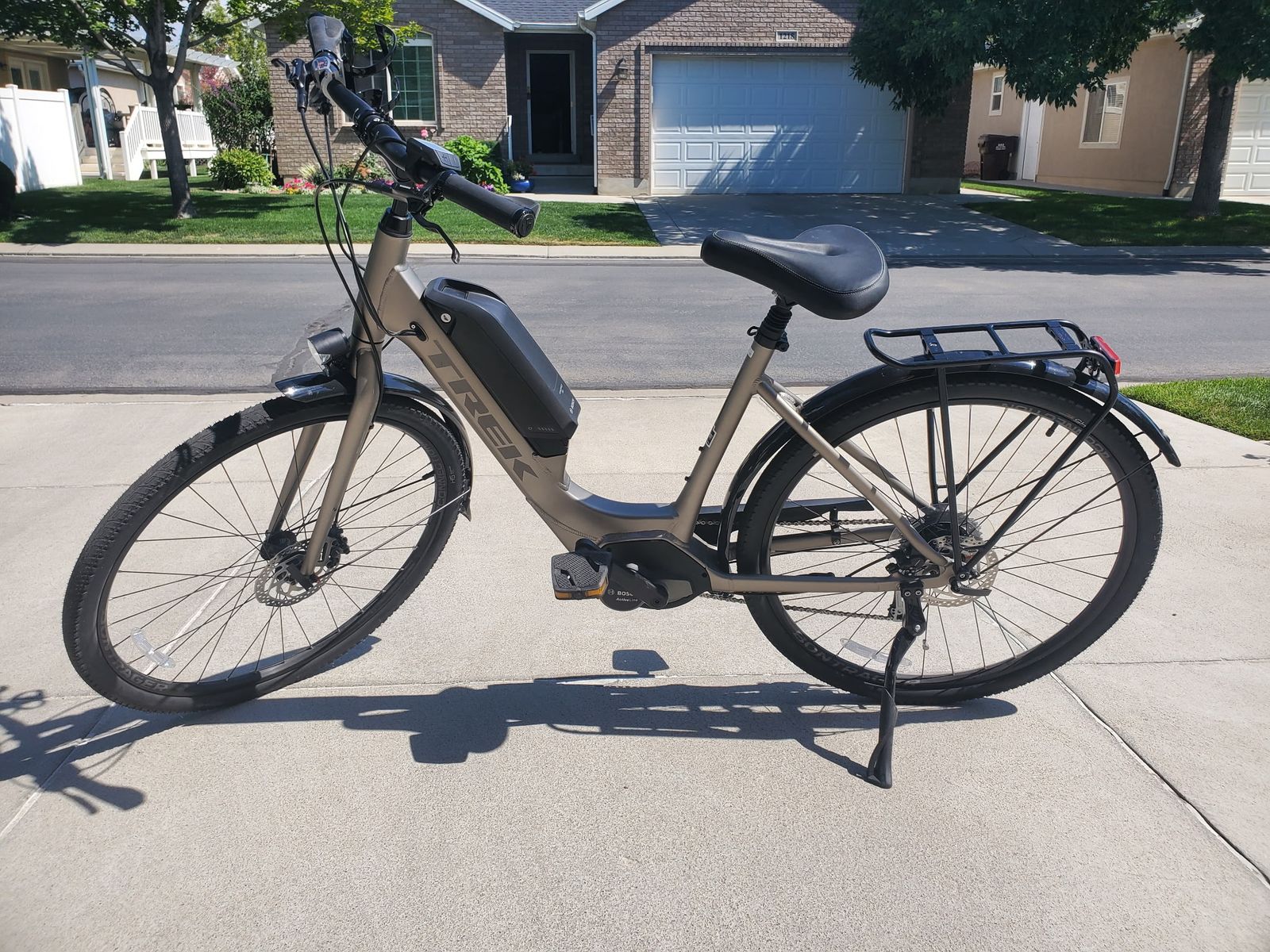 Trek Verve+ 2 Lowstep Electric Hybrid Bike - Size Medium, Gray