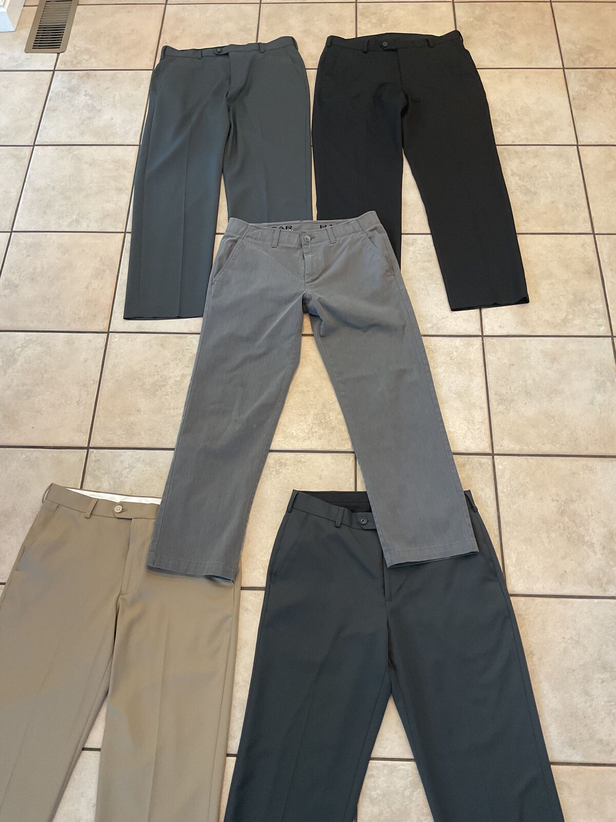 5    32 X 30  Pants, 4 IZOD 1 Haggard IN MOTION.