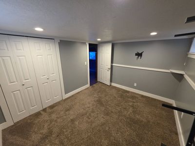 Room for rent in Sandy, Located off 90th and 700 east