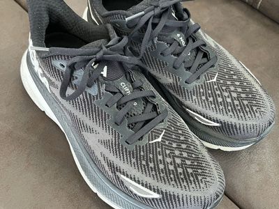Tenis Shoes Ford women’s size 9