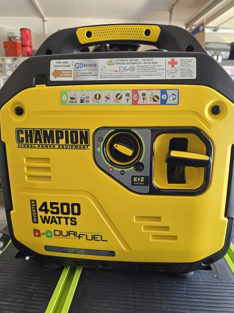 Champion 4500W Dual Fuel Inverter Generator - E Z Start Dial