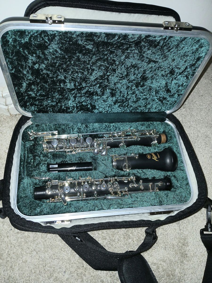 Accent Student/Intermediate Oboe with Case