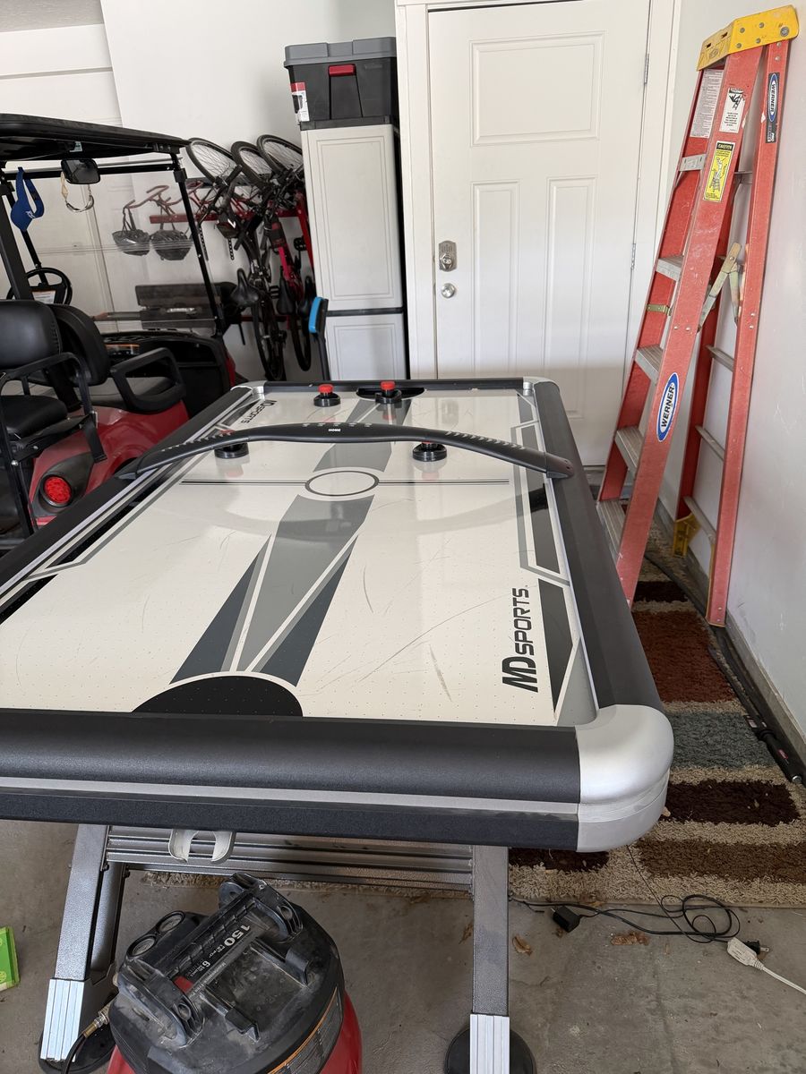 Air Hockey Table
