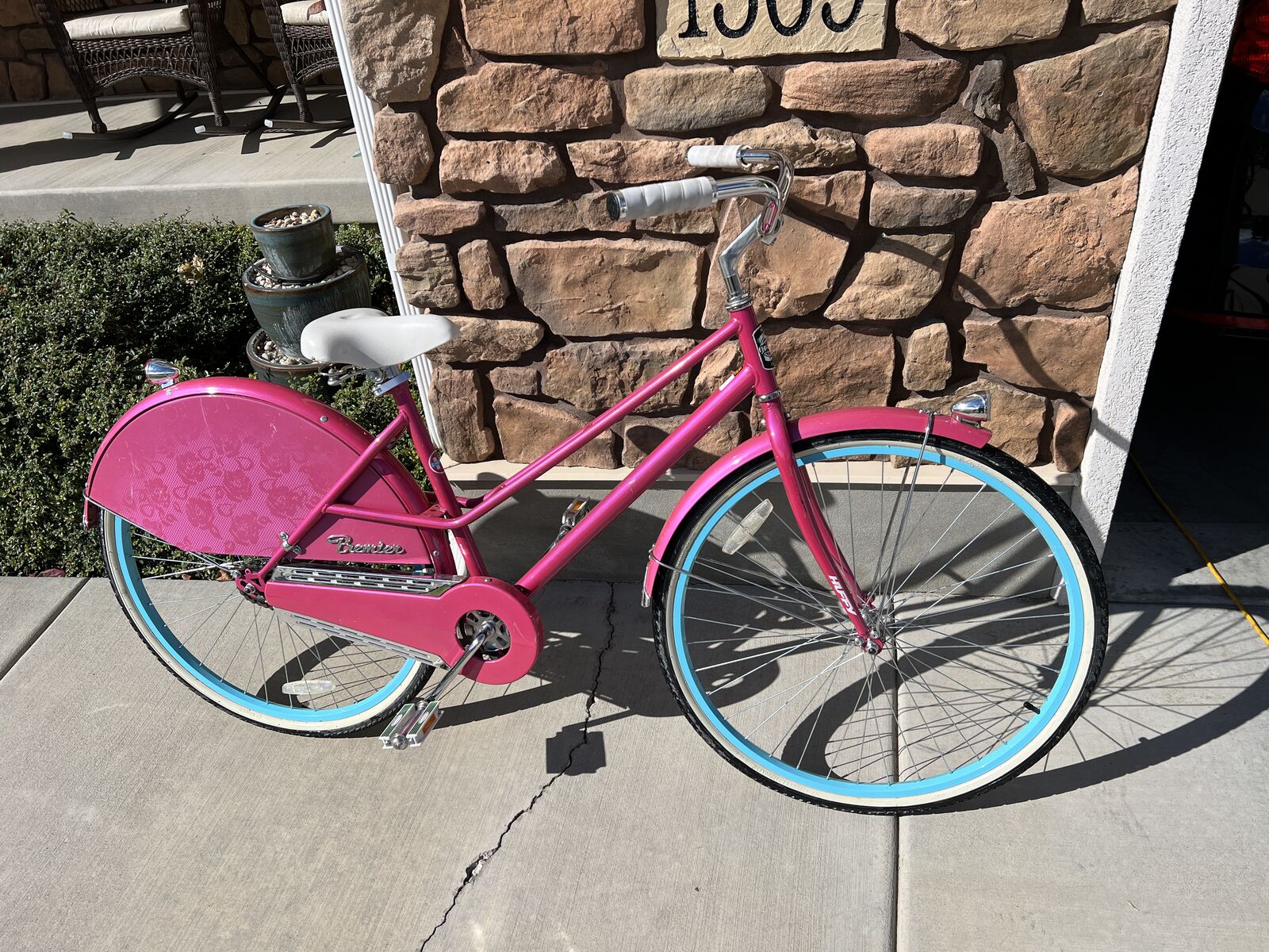 700c Huffy Premier Women's Cruiser Bike, Pink