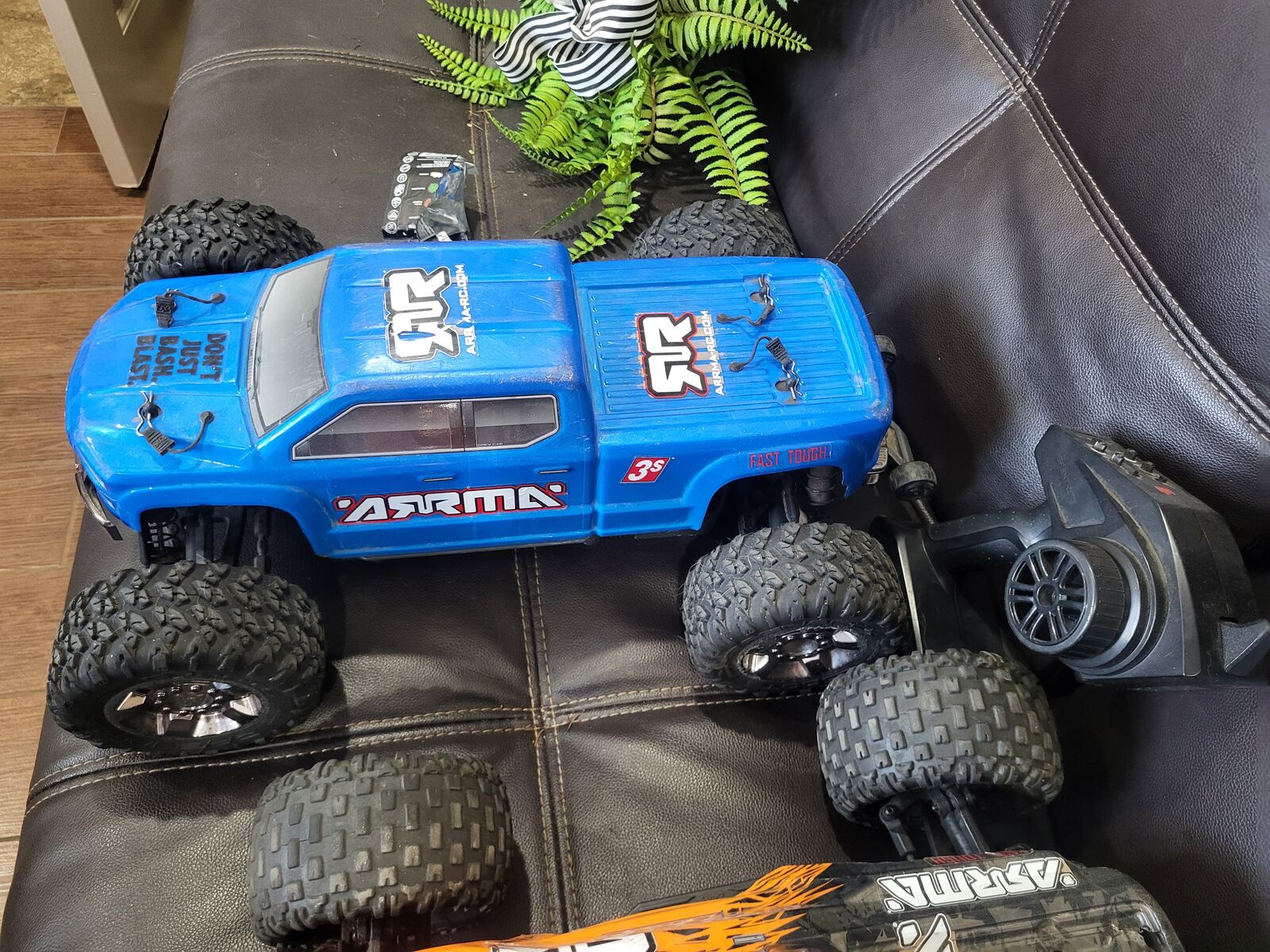 2 Armni 2 s rc cars for sale