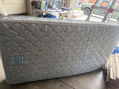 Twin mattress