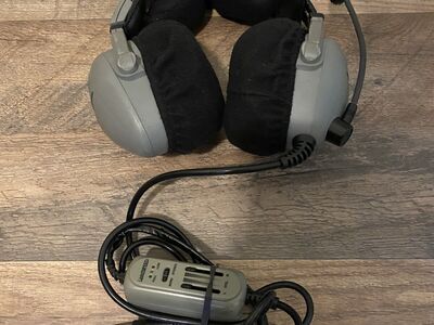 Lightspeed Aviation (noise canceling) headset