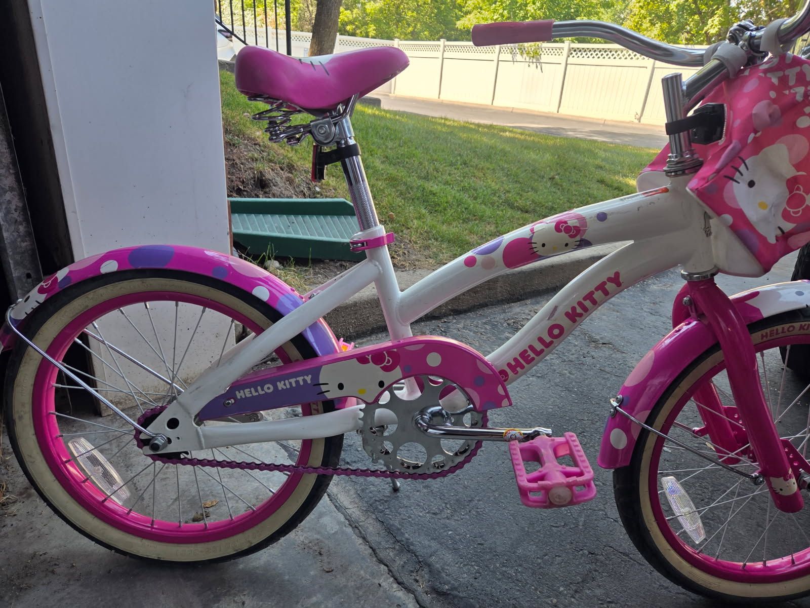 Hello Kitty bike