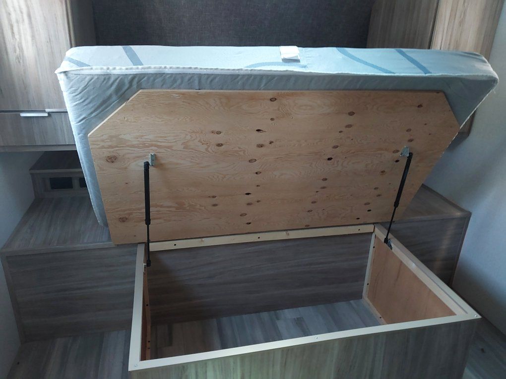 Main image 32