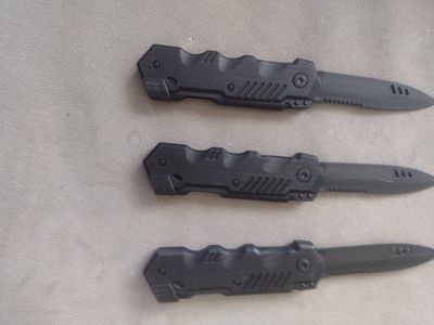 plastic toy knives