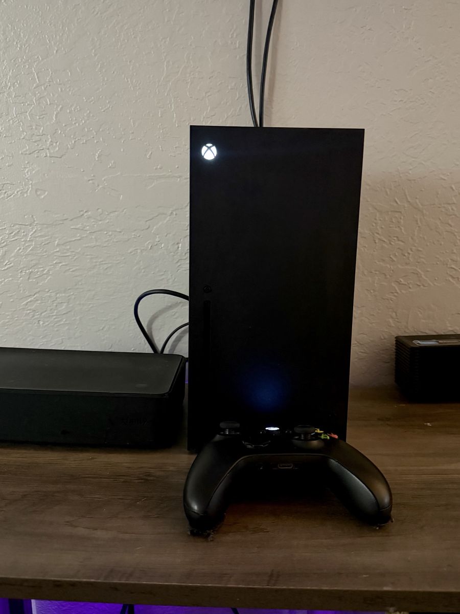 Xbox Series X 1TB – Excellent Condition – Original Box