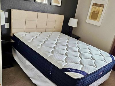 DreamCloud Queen Mattress