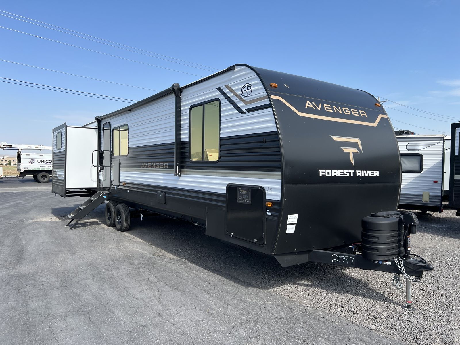 2027 FOREST RIVER PRIMETIME RV AVENGER 30PO