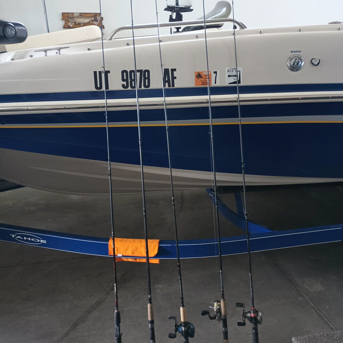FISHING POLES WITHOUT REELS
