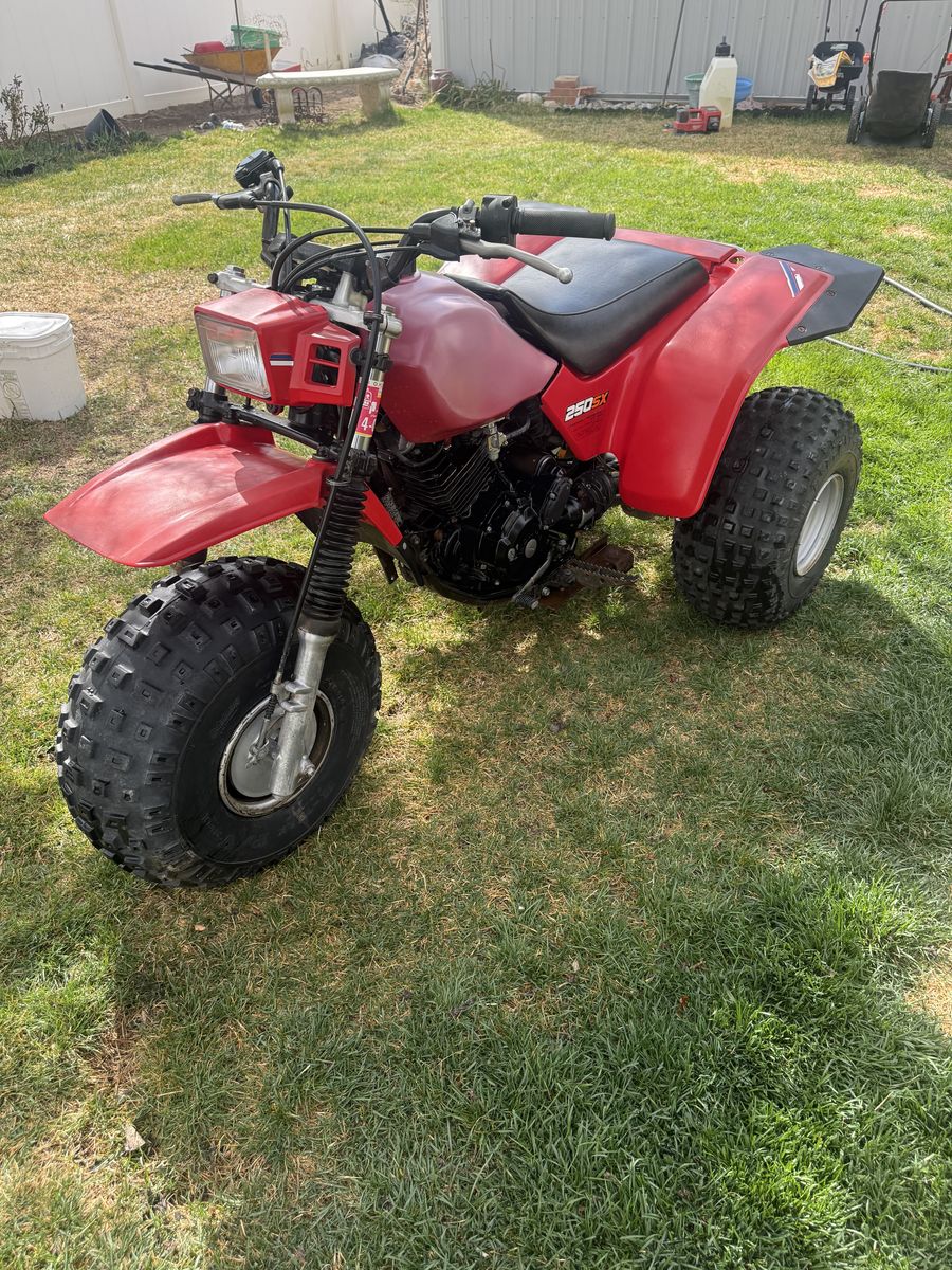 1985 Honda 250sx 3 wheeler runs great clean