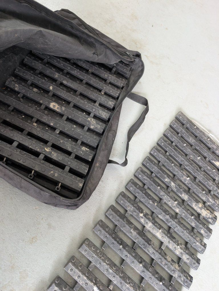 Tire Traction Mats w/Carry case