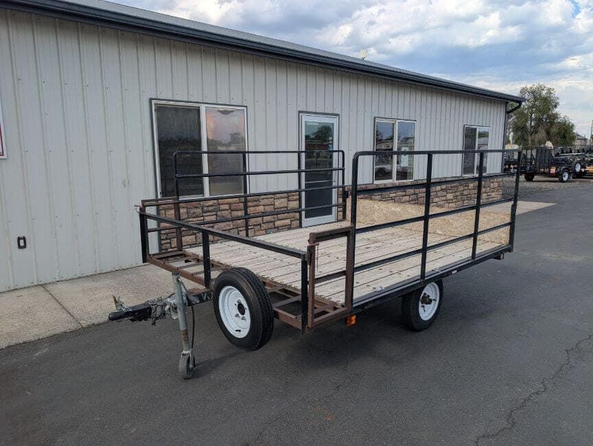 2000 Voyager Trailers 83' x 9' ATV Trailer with 36' Fold-Down Sides