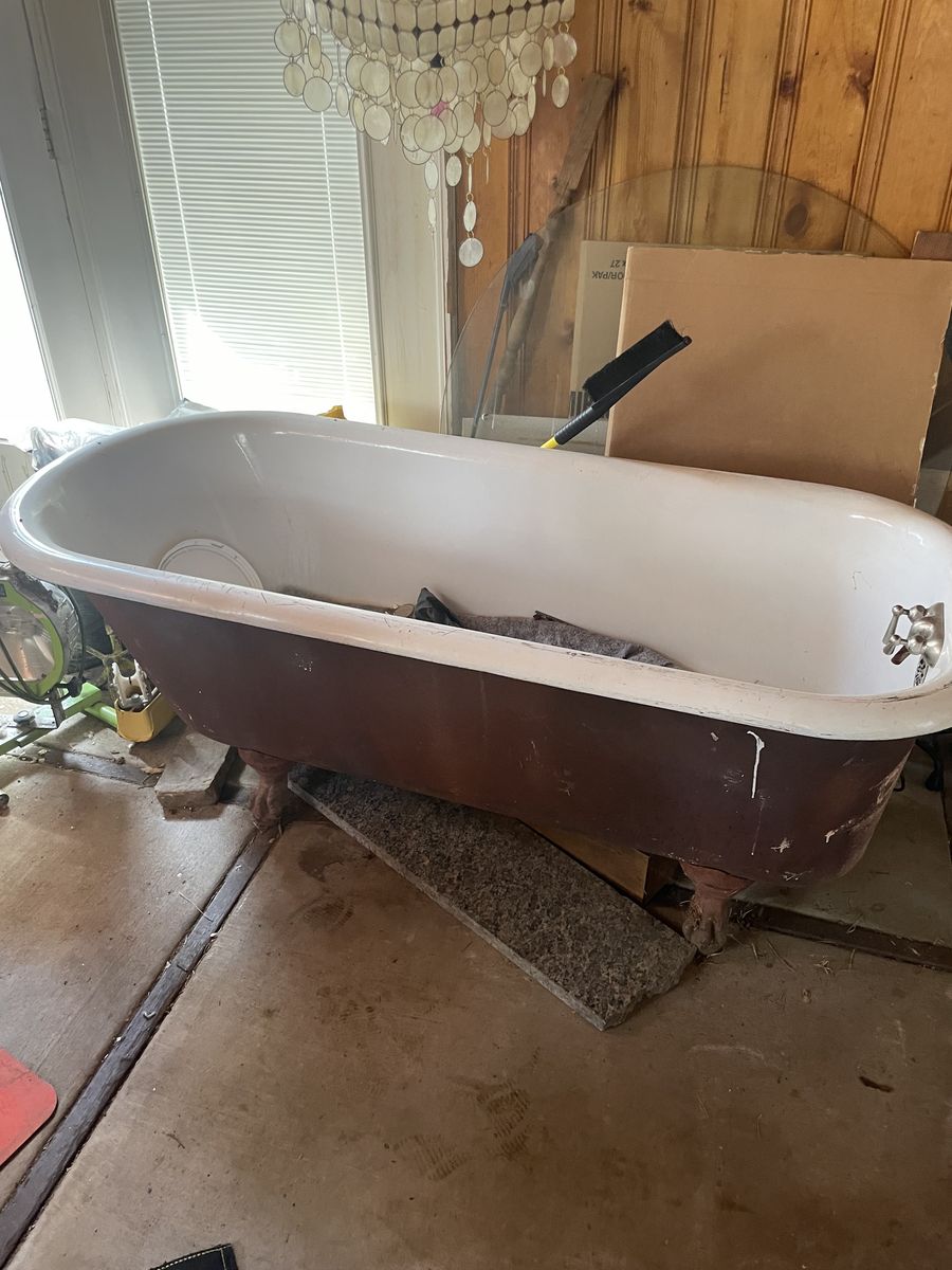 Cast iron claw foot tub