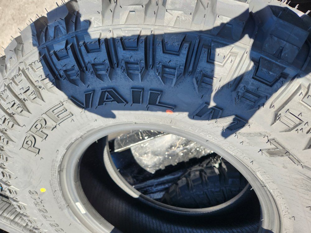Main image 3