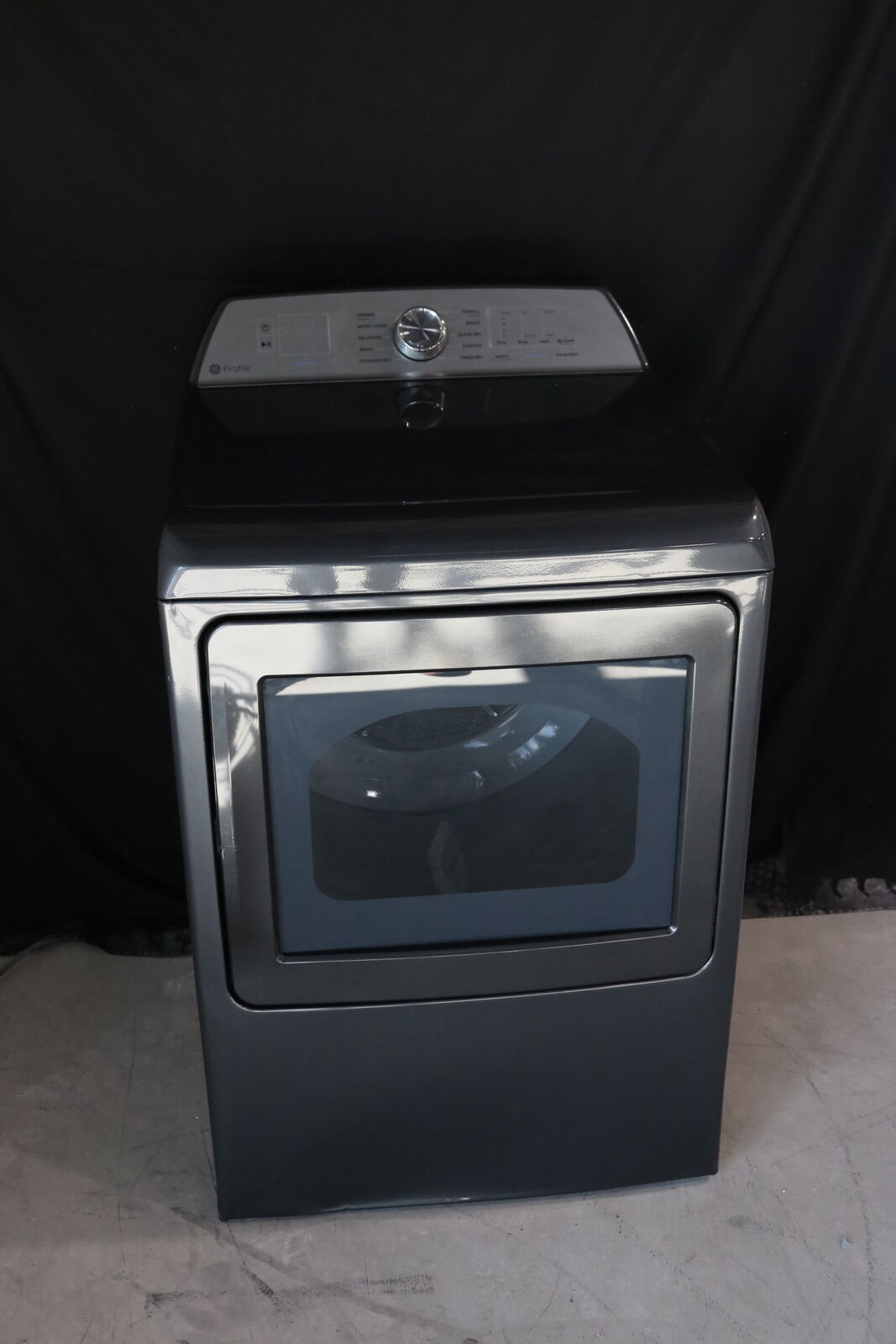 GE Profile Dryer - Gas - Smart Link - Wrinkle Care - Sensor Dry - Rear Controls - Unit B42