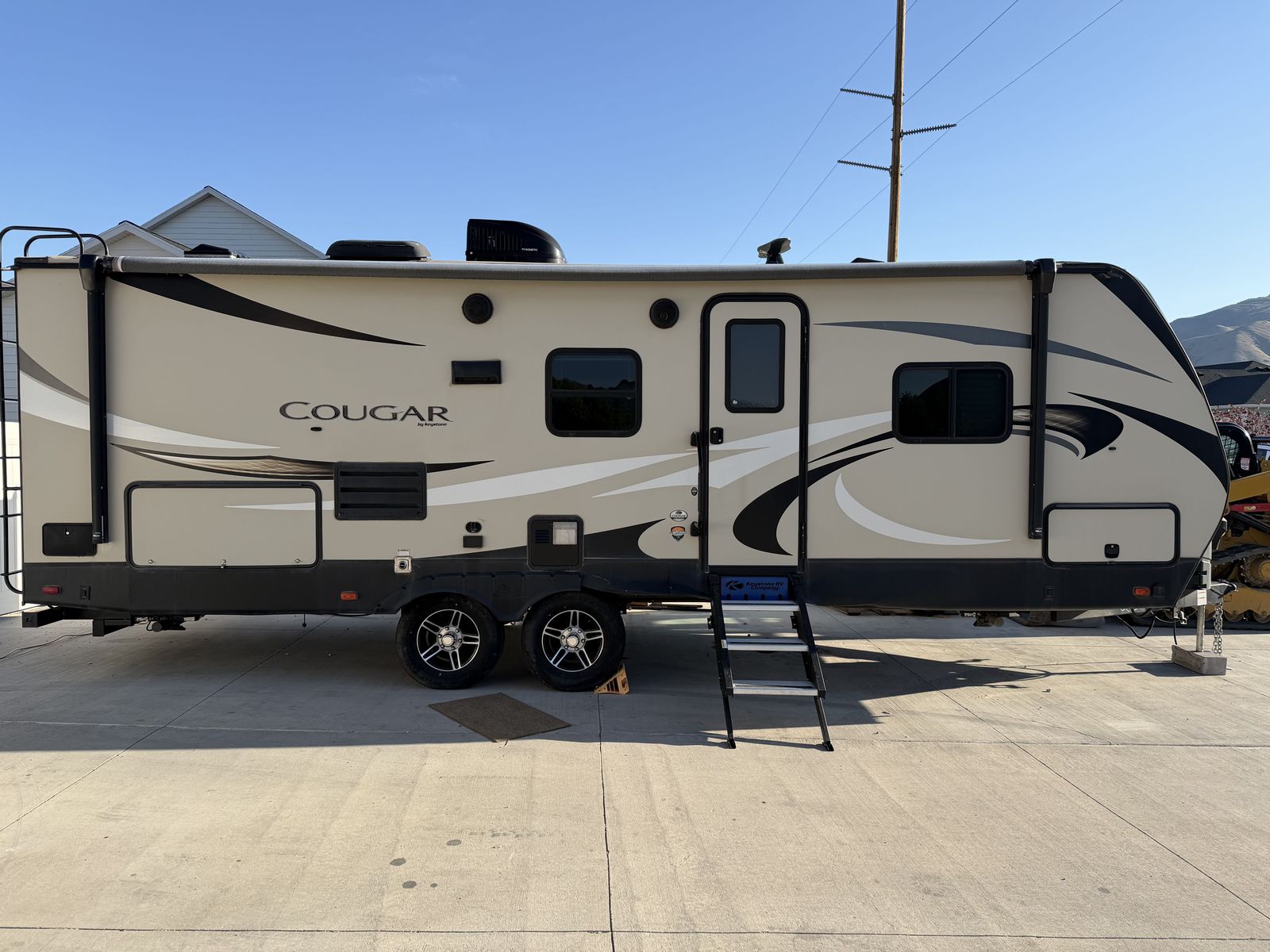 2019 Keystone Cougar Half-Ton Travel Trailer, Loaded Bunkhouse Layout