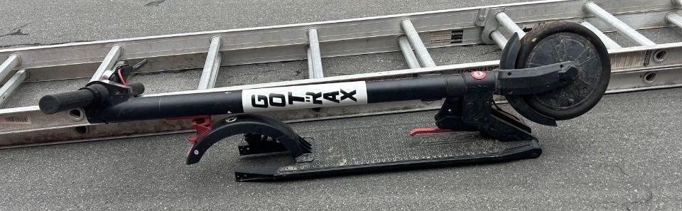 GOTRAX Electric Scooter Foldable Black parts only missing rear tire