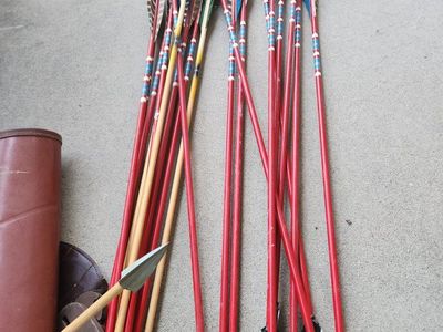 Vintage Archery Arrows - Mixed Lot with HERRE and M-A3L Broadheads - 20+ Arrows 27" length i d