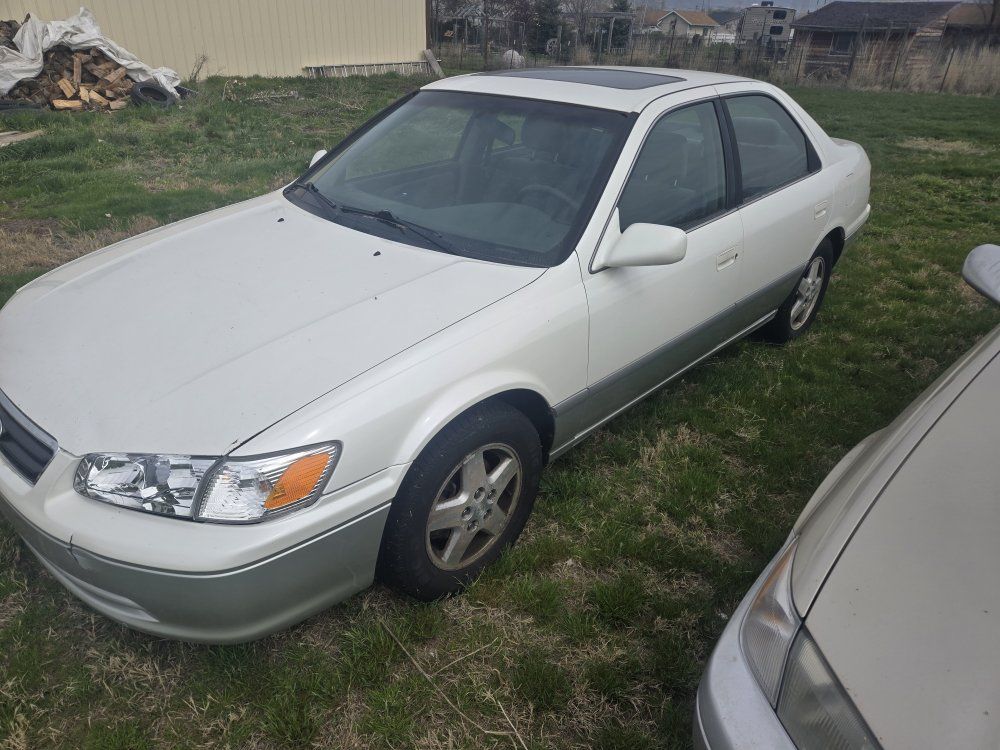 Parting out 2001 Toyota Camry