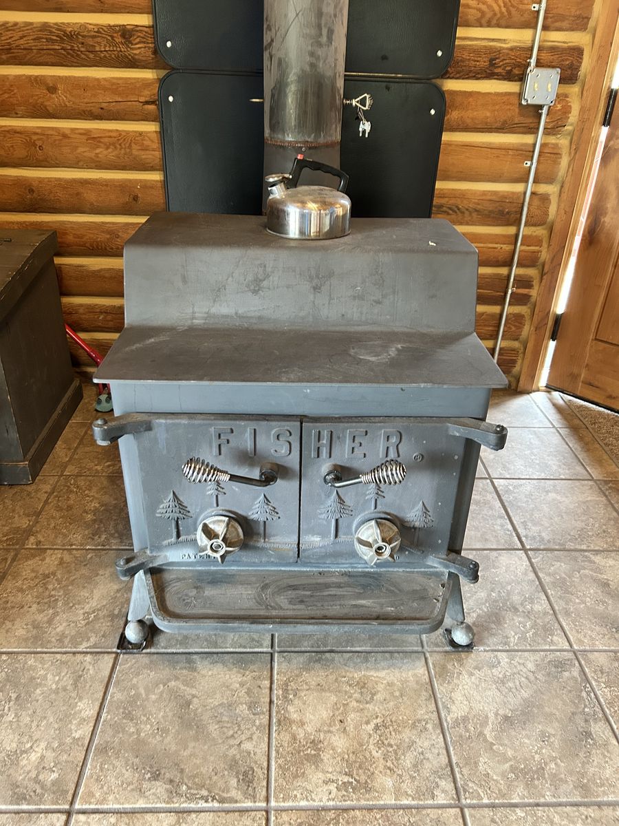Vintage Fisher Papa Bear Wood Burning Stove - Classic Log Cabin Style