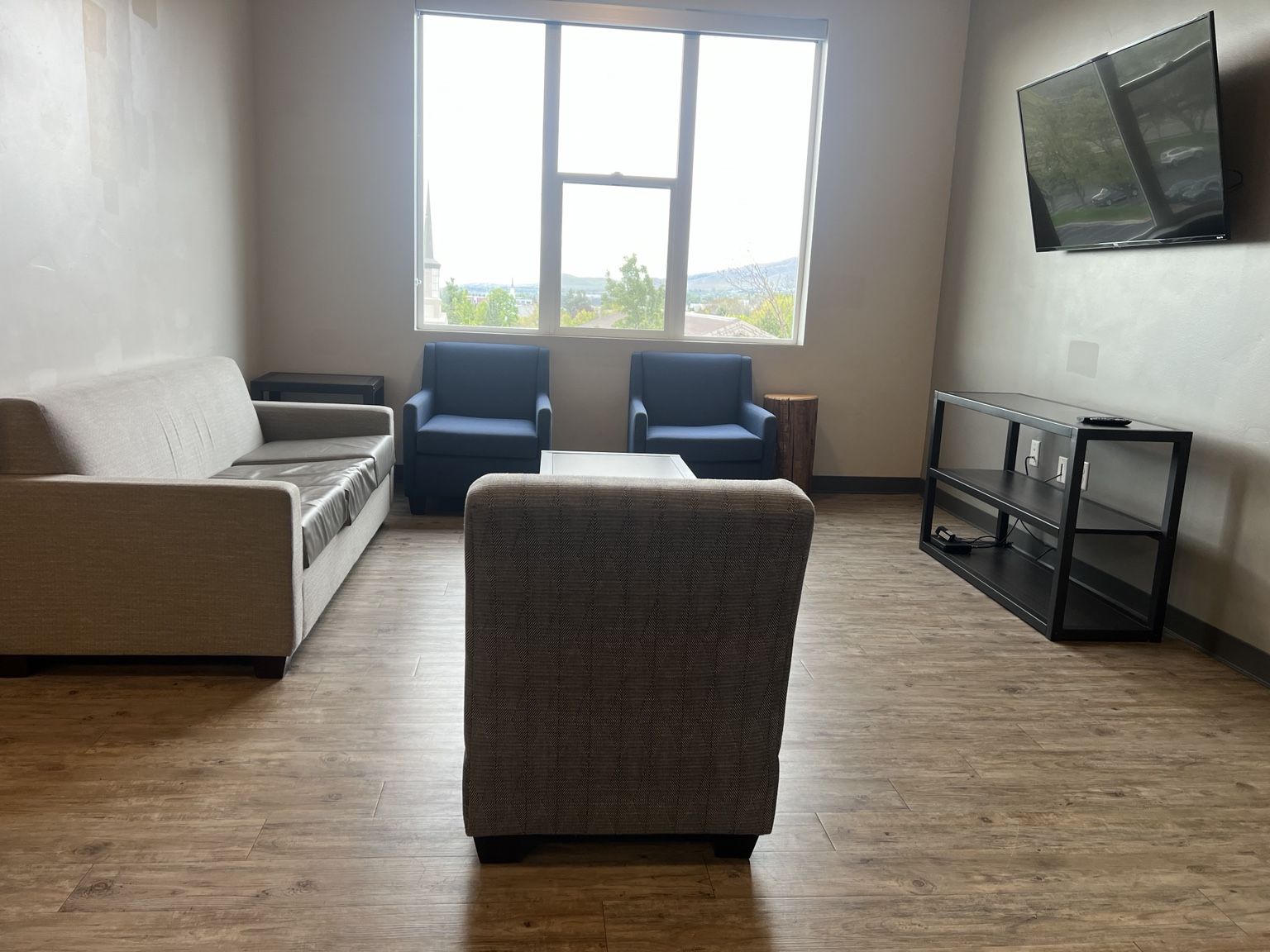Private Room at Millennial Towers - August Paid - $725