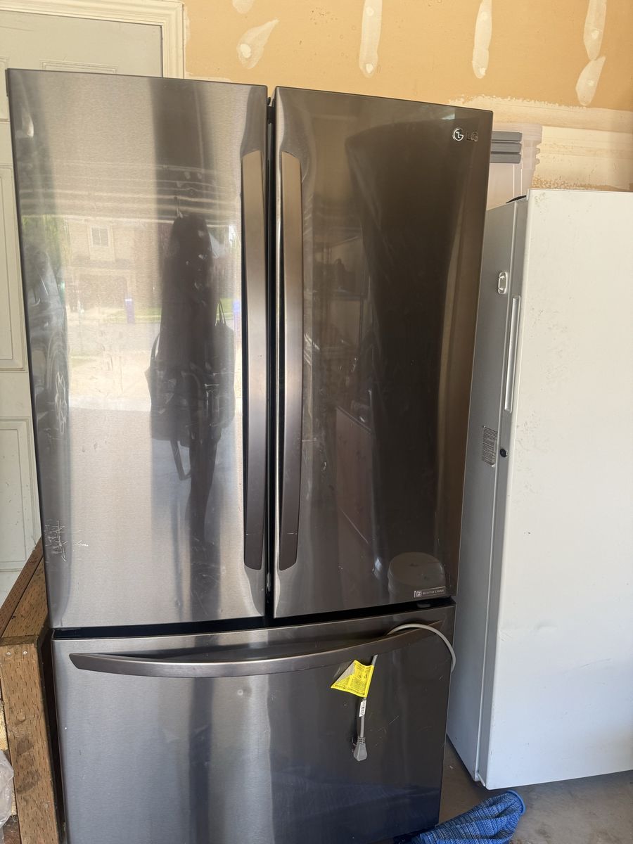 Free Fridge (broken!)