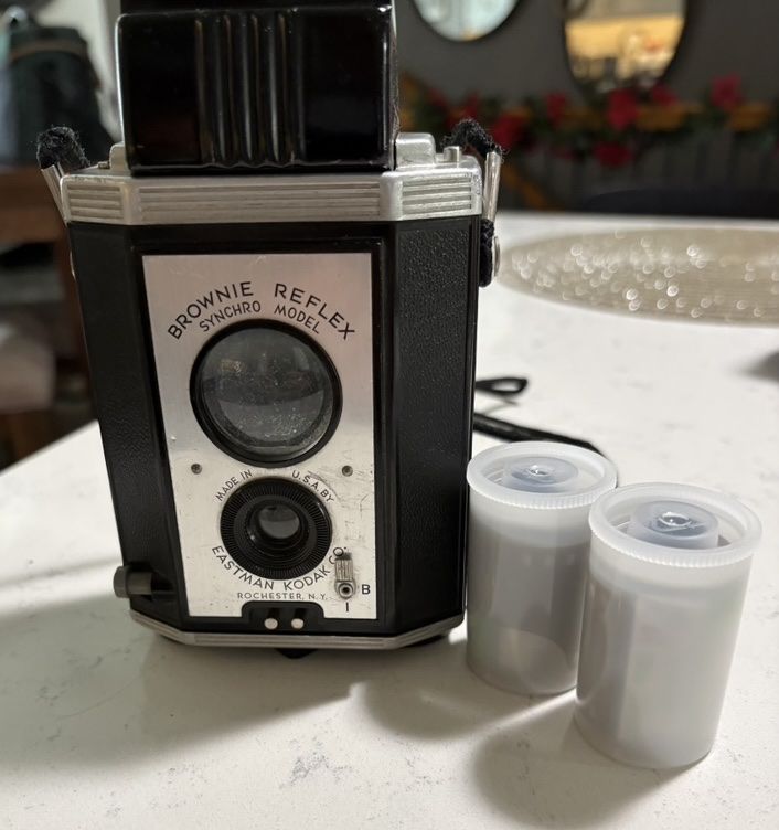 Vintage Mid Century Kodak Brownie Box Camera