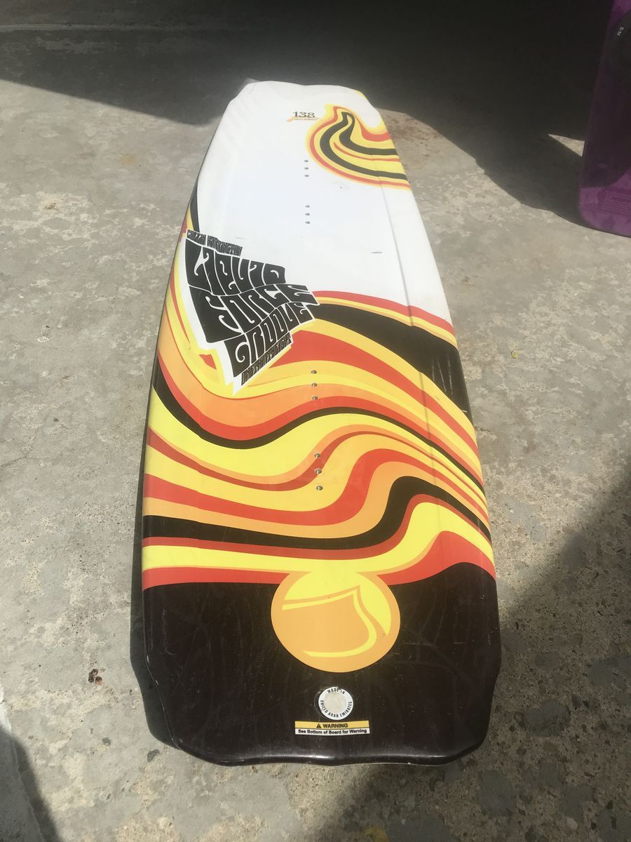 Liquid force Colin Harrington pro model 138 cm with 5 fin contour