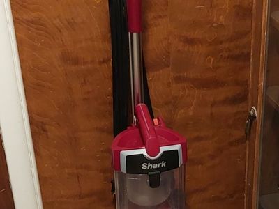 Shark Navigator Lift Away Vacuum Cleaner ZU561