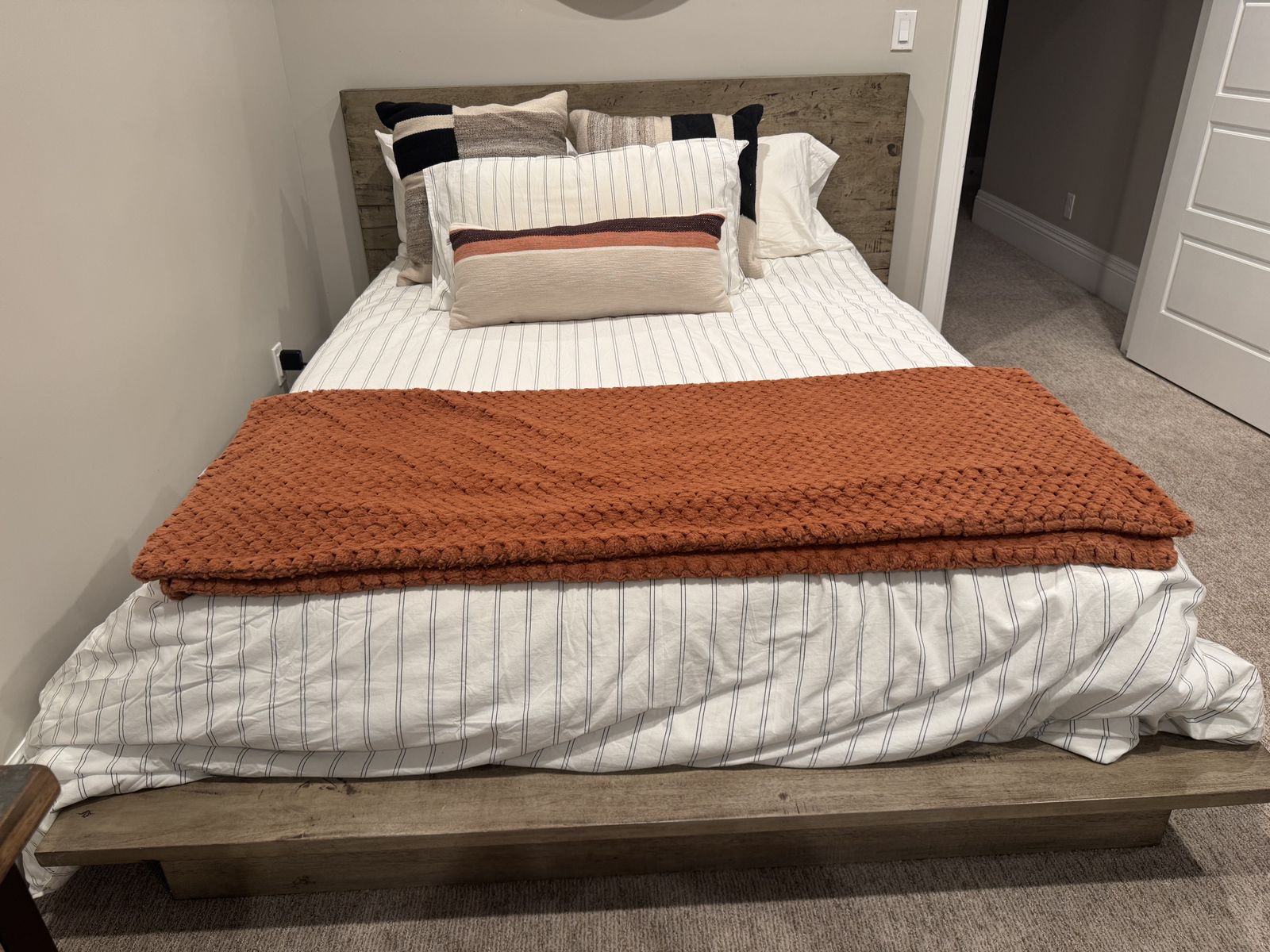 Queen Size Platform Bed Frame with Reclaimed Wood Headboard & Bedding