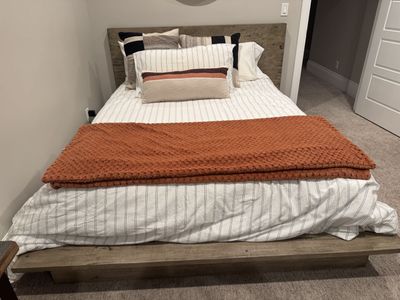Queen Size Platform Bed Frame with Reclaimed Wood Headboard & Bedding