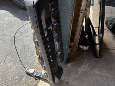 Tesla Model X/Y hanging hitch rack for bikes and snowboard rack