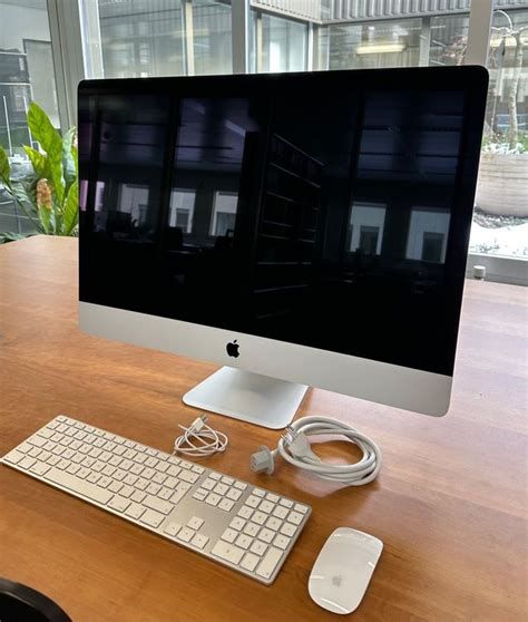 Apple iMac 27" (2020) with Magic Keyboard & Mouse