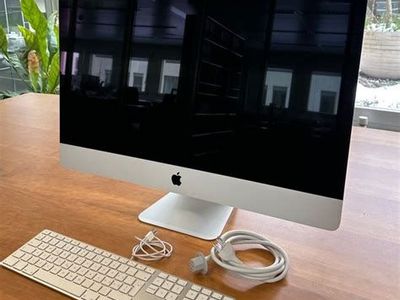 Apple iMac 27" (2020) with Magic Keyboard & Mouse