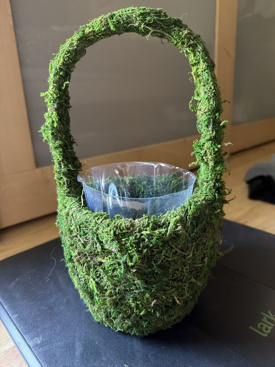 Flower girl Moss Basket