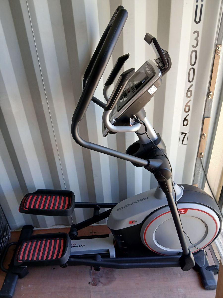 Pro-Form Endurance 720 E Elliptical (Model PFEL57916) - iFit Bluetooth / Power Incline $150
