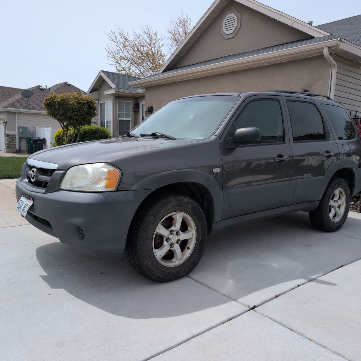 2005 Mazda Tribute i
