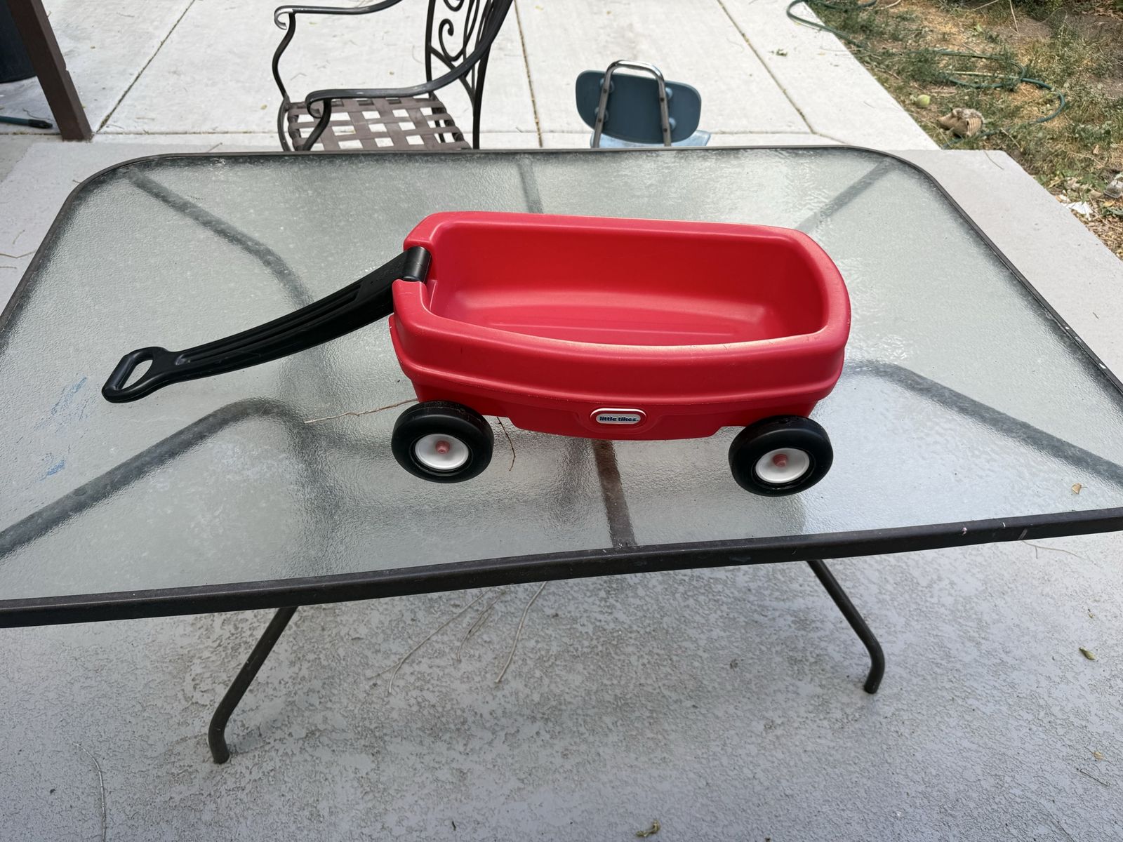 Little Tikes Red Classic Plastic Pull Wagon with Handle - Kids' Outdoor Toy